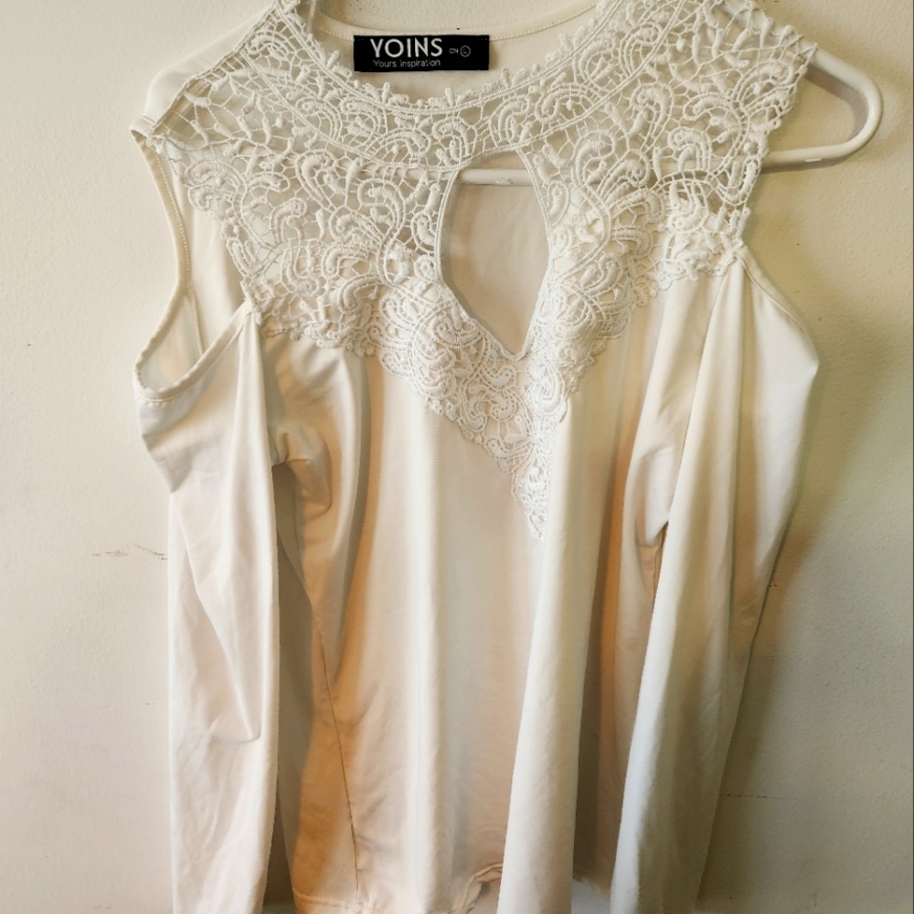 Voins womens top size Large